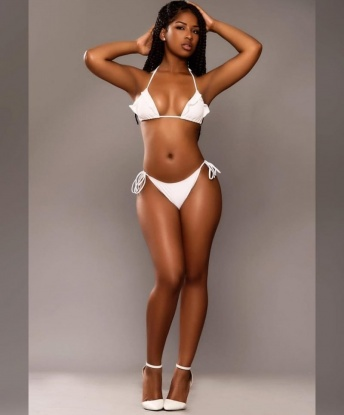 Викушка, 24 года, 2 размер груди